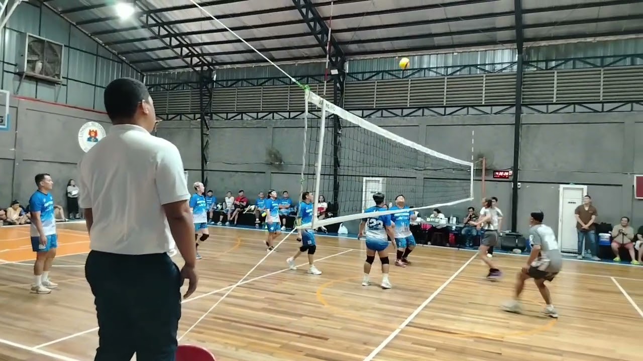 Game 4 Men's Division - District 1 VS District 6.  