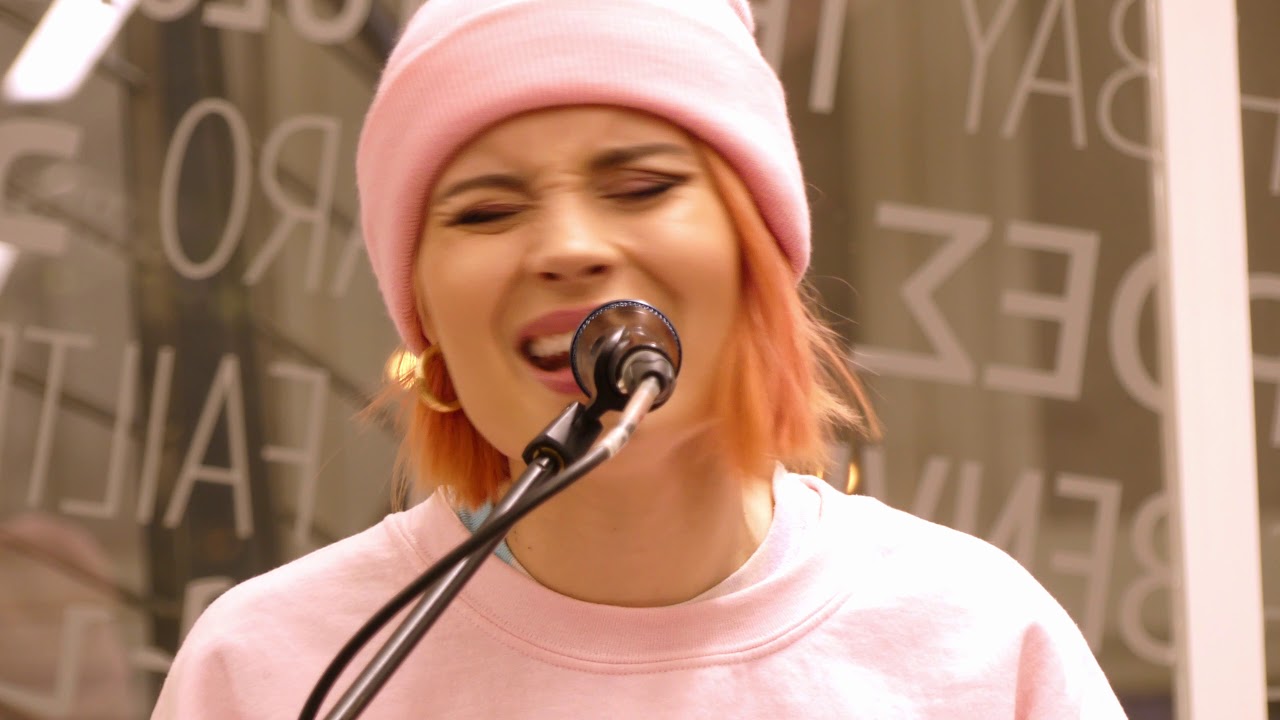 Nina Nesbitt - Colder live The Hive, Manchester Students' Union 06-02-19