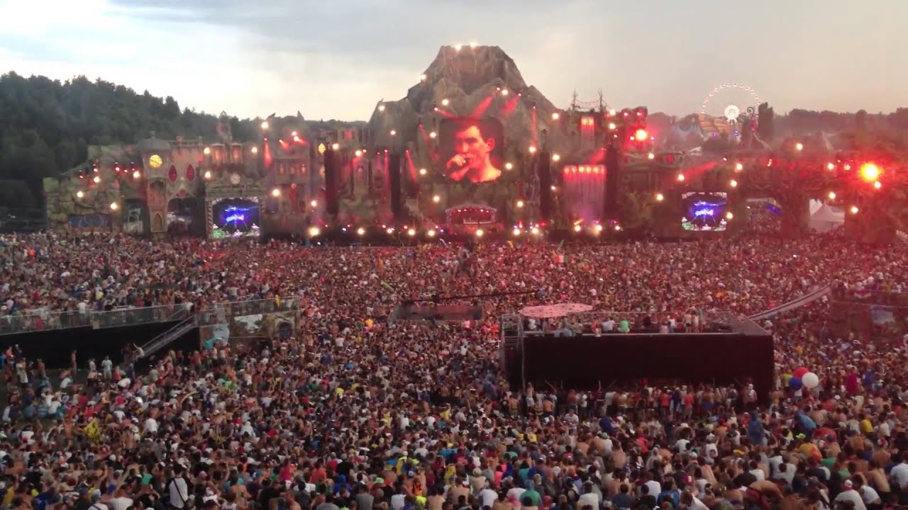 Hardwell Live - Tomorrowland 2013 - Biggest Sit Down Ever Best View
