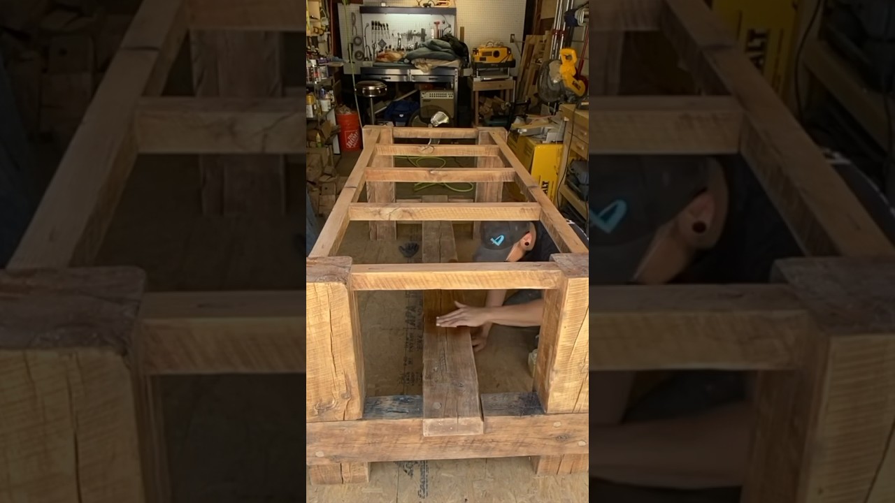 FULL BUILD: Modern Rustic Reclaimed Barn Wood Outdoor Dining Table #reclaimedwood #rustic #woodwork
