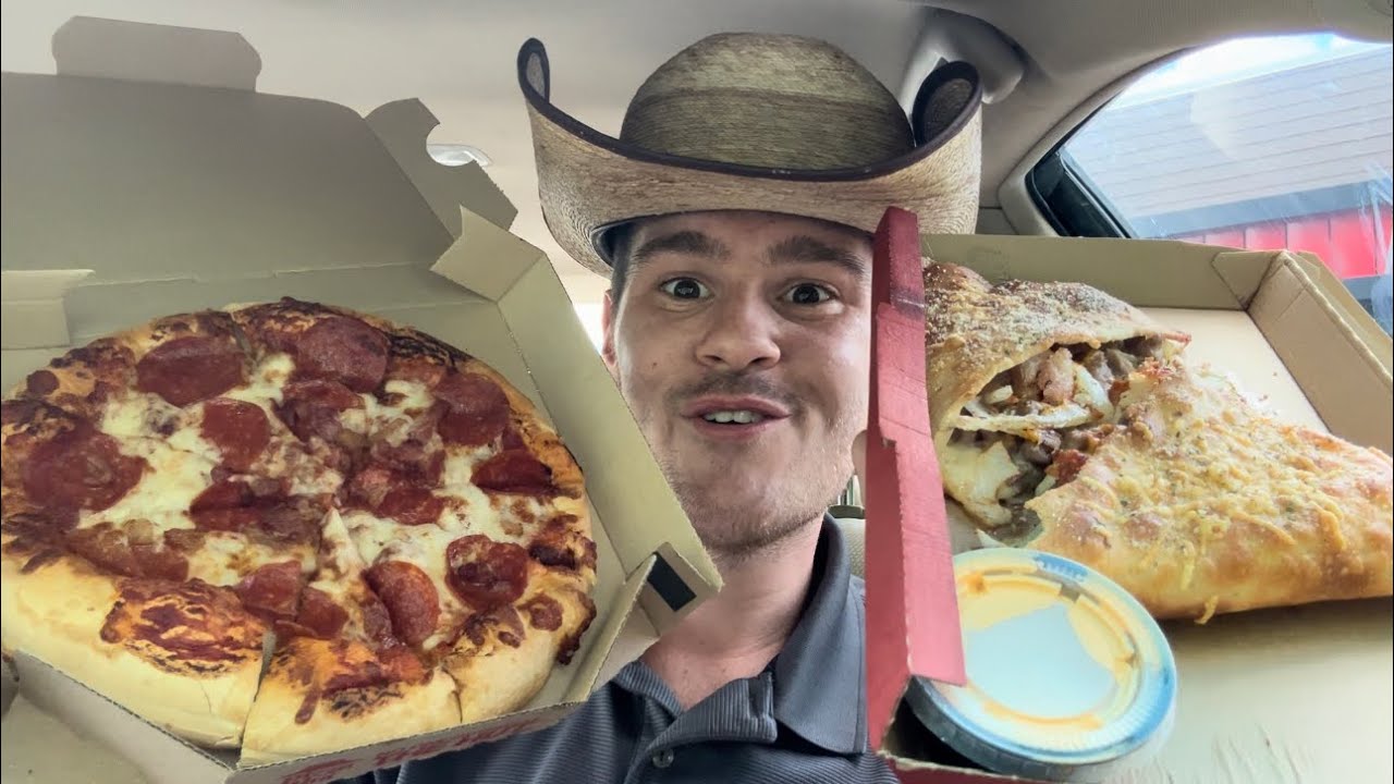 Pizza Hut Cheeseburger Melt and FamiLEE Community Pizza Review