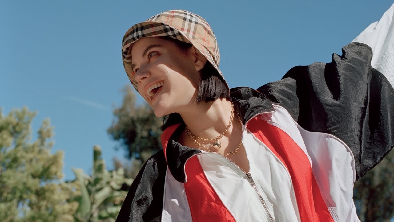 How Singer SoKo Makes the Most Out of Her Day - L'OFFICIEL