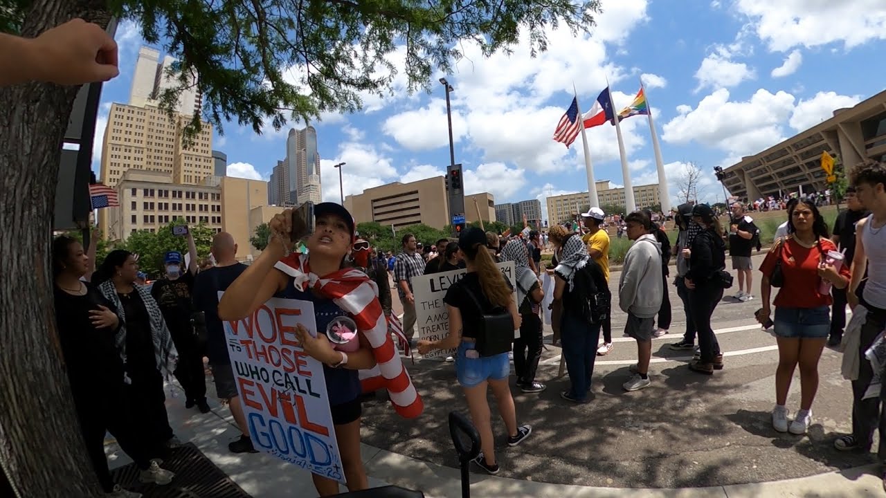 😡 ANGRY “NO KINGS” PROTESTORS HAVE THEIR RALLY CRASHED BY LOVING PREACHERS OF JESUS CHRIST❤️