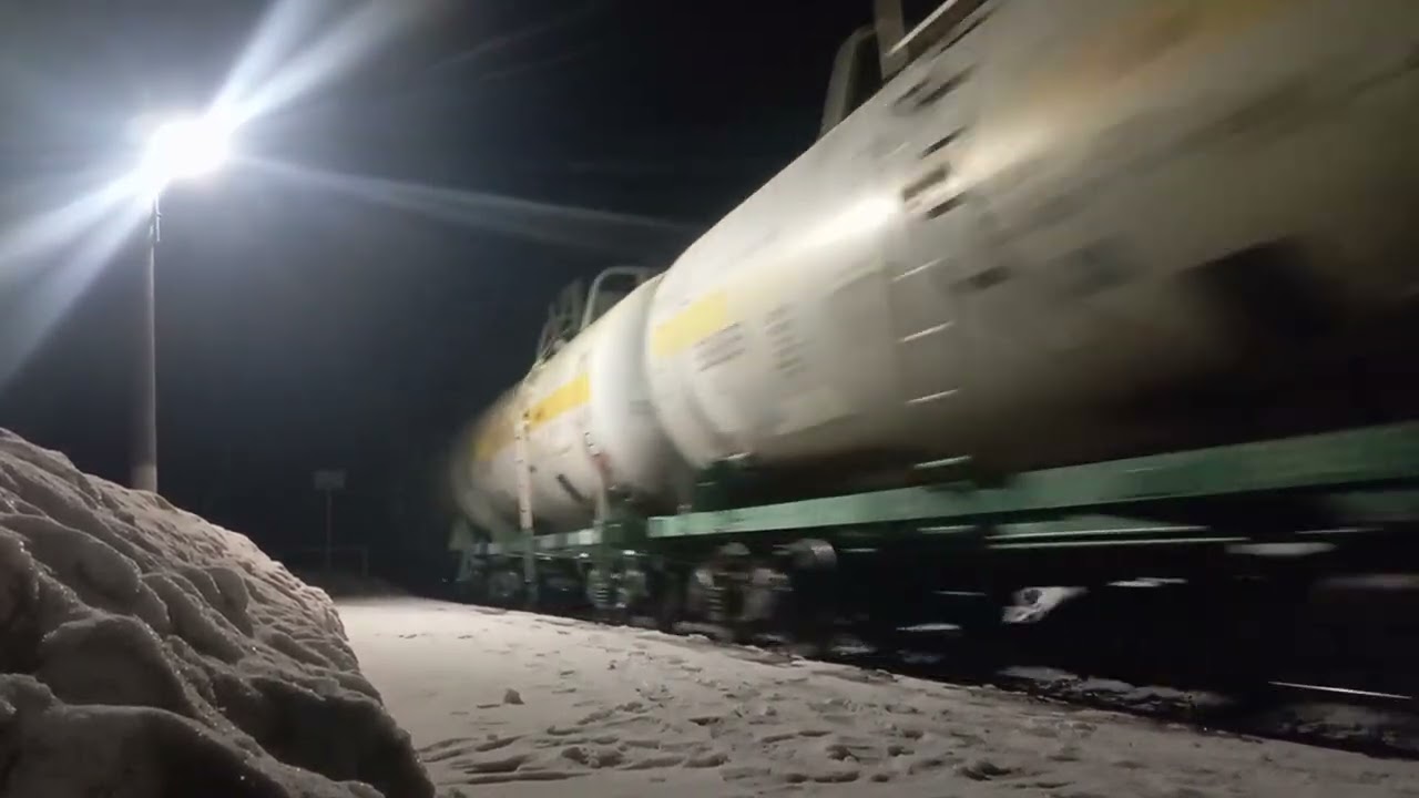 3ЭС6 с грузовым поездом проезжает о.п. Бухарово