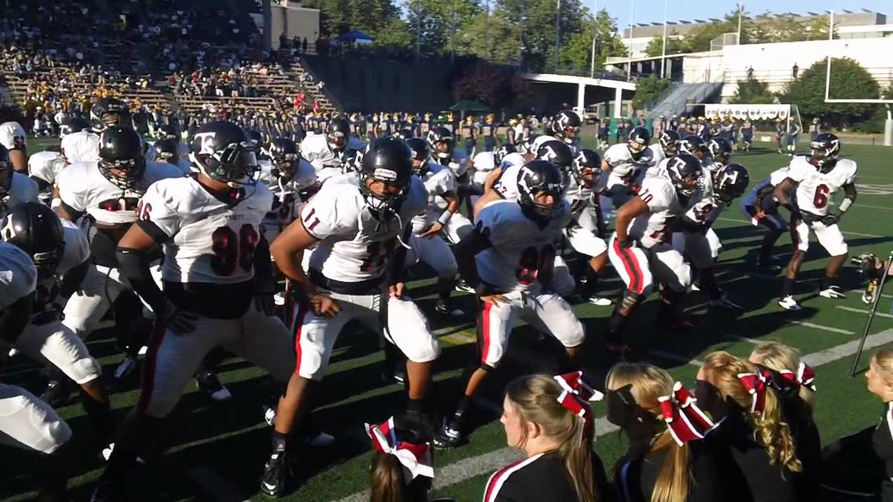 Euless Trinity Trojans of TEXAS VS McKinley High Scool of HAWAII In HAKA Showdown 2012