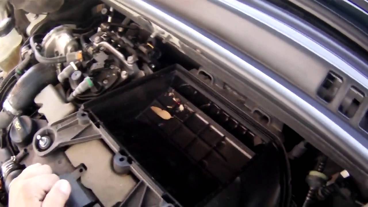 Cambio del filtro de Aire,Peugeot 508 e-hdi 112 cv