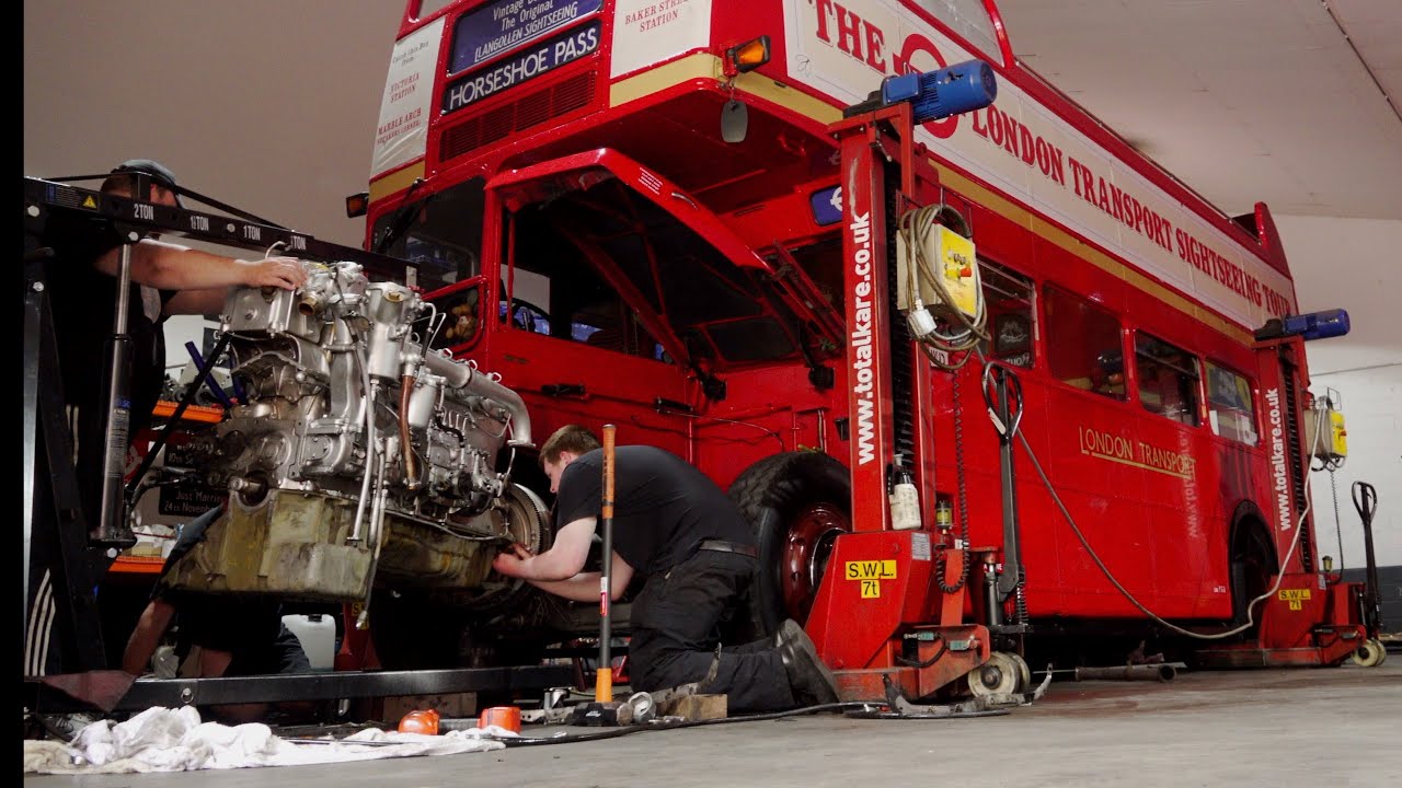 London Buses | Changing The Engine On A Routemaster London Bus.