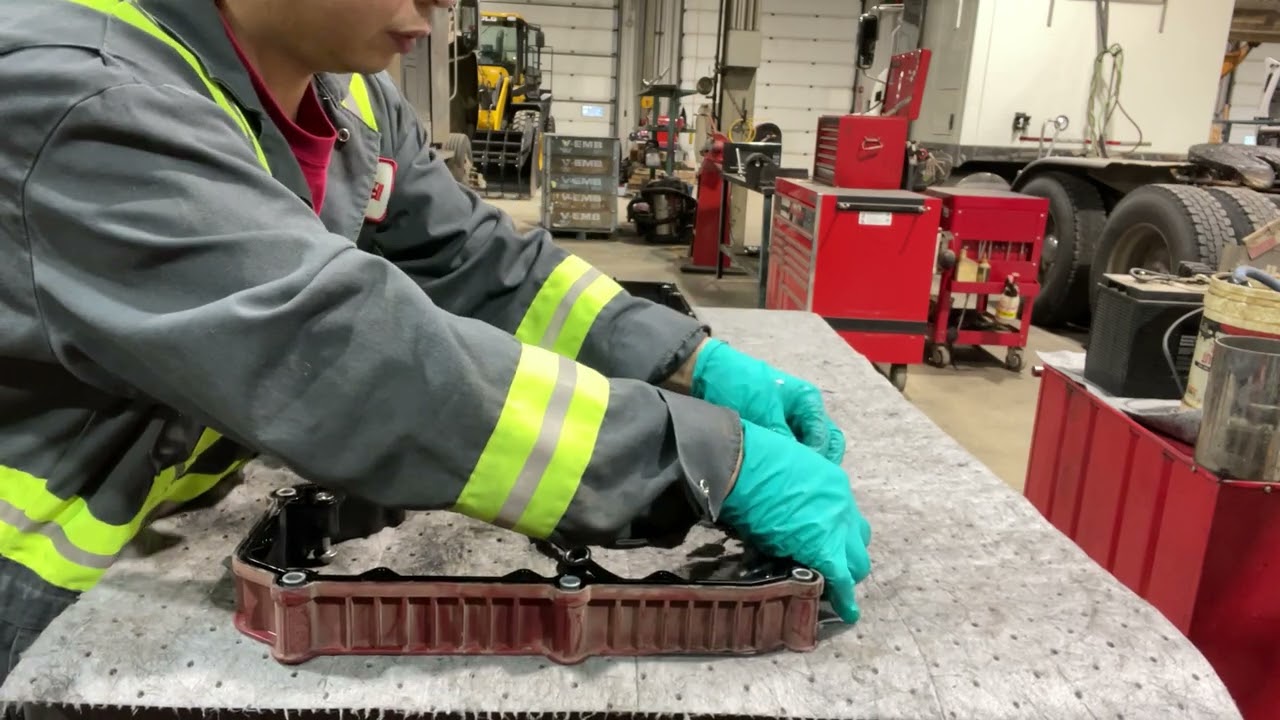Injector harnesses replace the MACK MP8 common rail engine #mechaniclife #canadalife