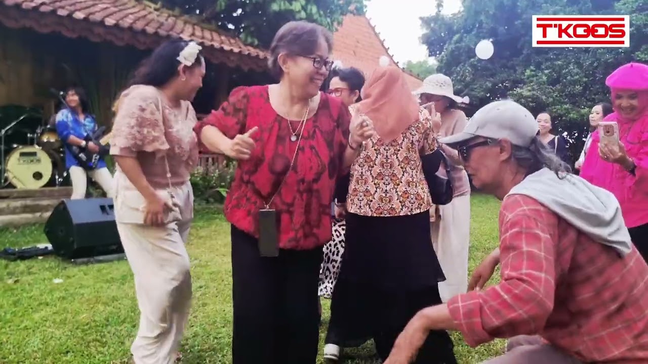 HASRAT by T'Koos Band cover at WEDDING PARTY JARU MARZALL AND AULIA MINGGU 23 NOVEMBER 2025
