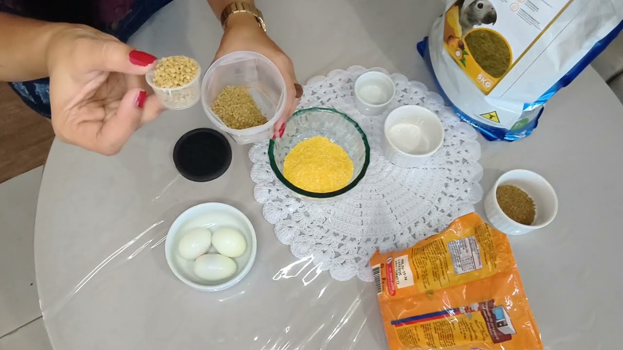 Como fazer farinhada para as calopsitas.