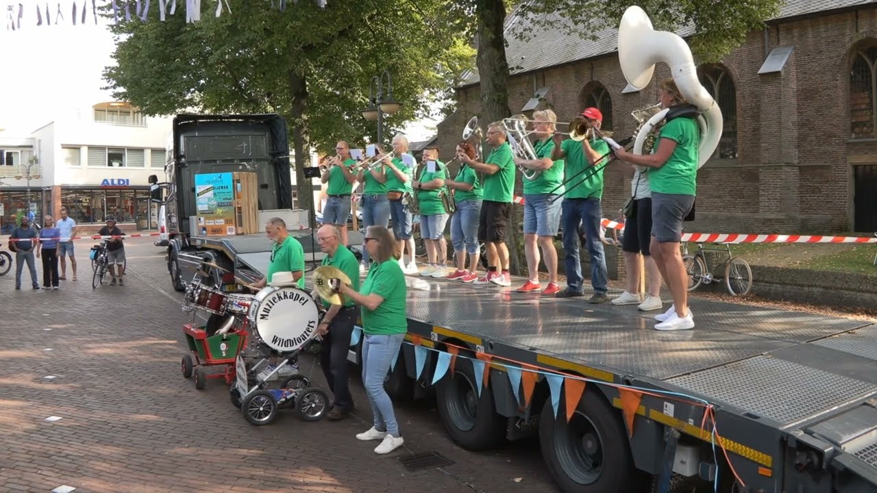 Muziekkapel Wildbloazers - Dearsum 1ste editie Dweil''n an de Vechte 16 september 2023 Dalfsen OV NL