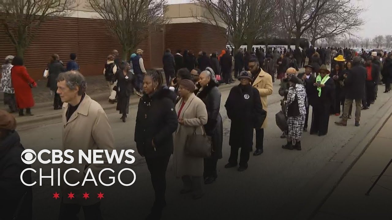 Stormy weather doesn't deter crowds outside House of Hope