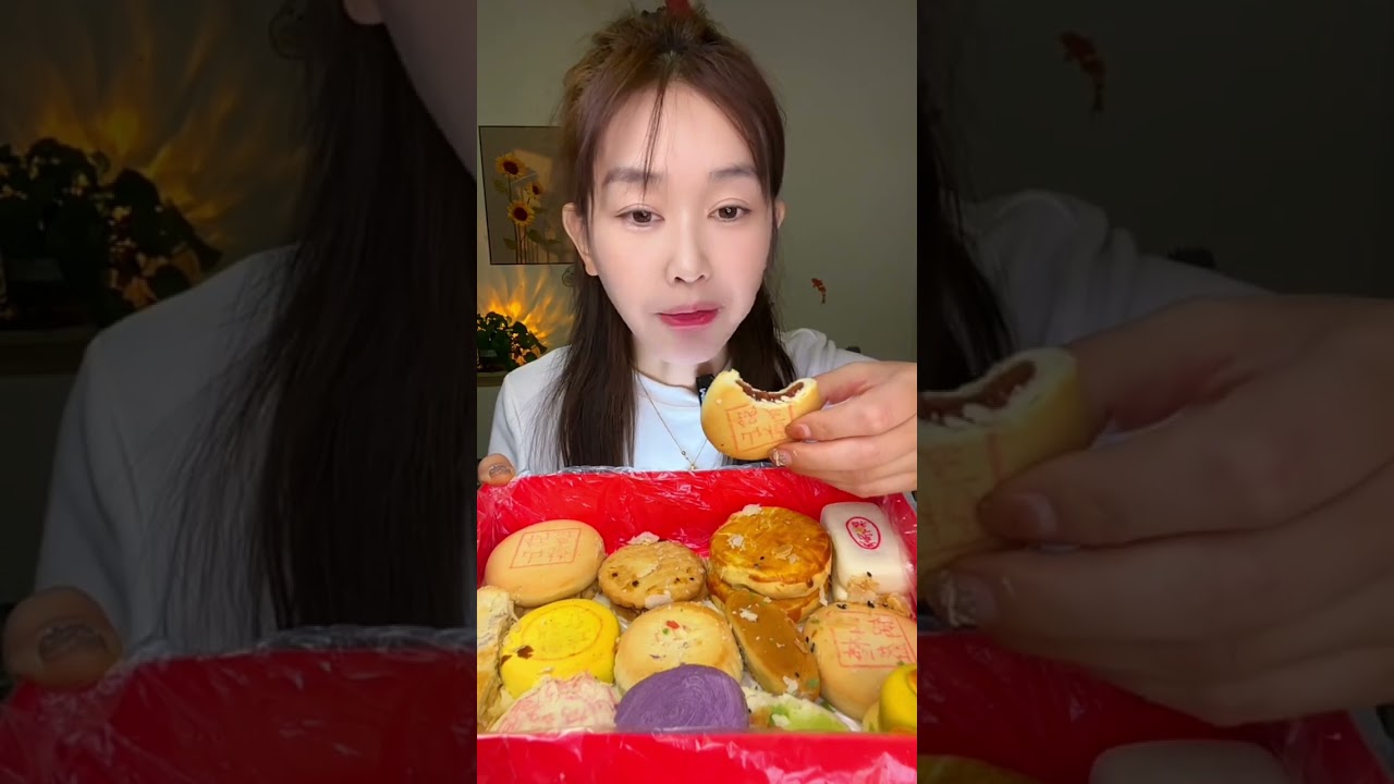 Xiao yan mukbang sweet mooncake 