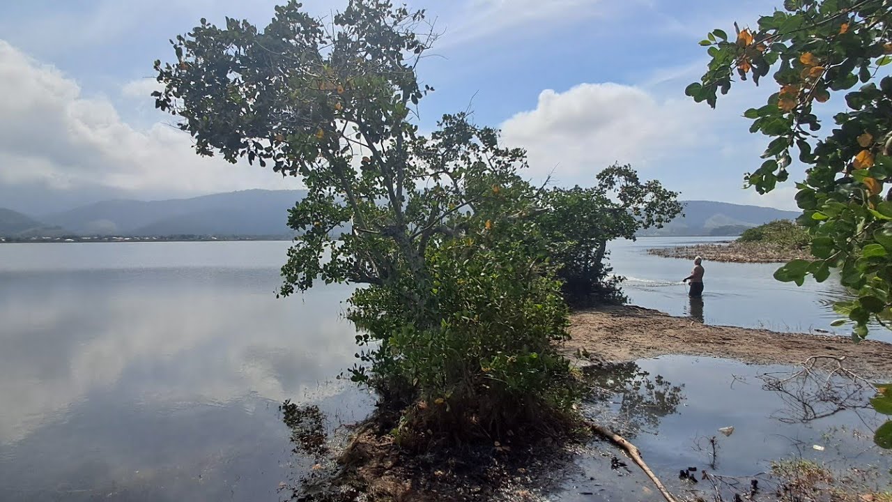 ABAIXOU 160MIL - CASA PERTINHO DA LAGOA E DO MAR À VENDA EM SAQUAREMA-RJ 