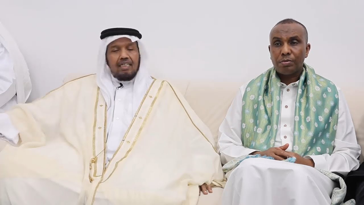 Ra'iisul wasaare Xamza oo magaalada Dooxa ku booqday Sheekh Cabdirashiid Sheekh Cali Suufi.