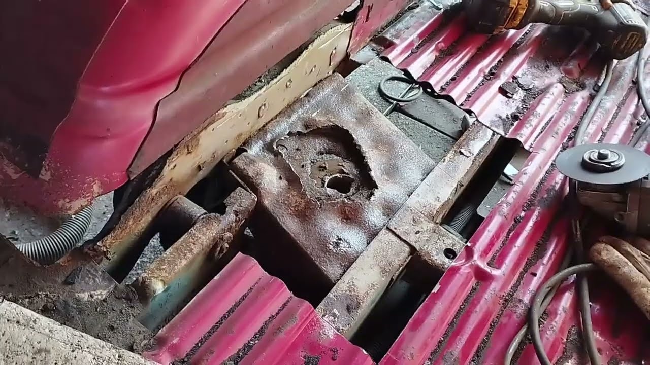 Remont blacharki VW T4 cz3 Naprawa mocowania sprężyny.