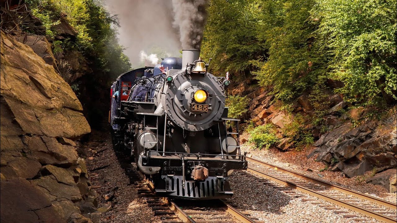 The World's Loudest Operational Steam Engine: R&N 425 (HD)