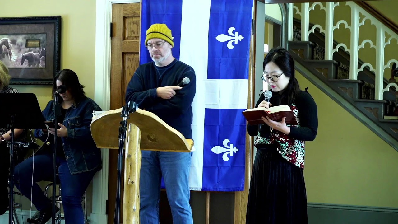 We pray for the students / Nous prions pour les étudiants