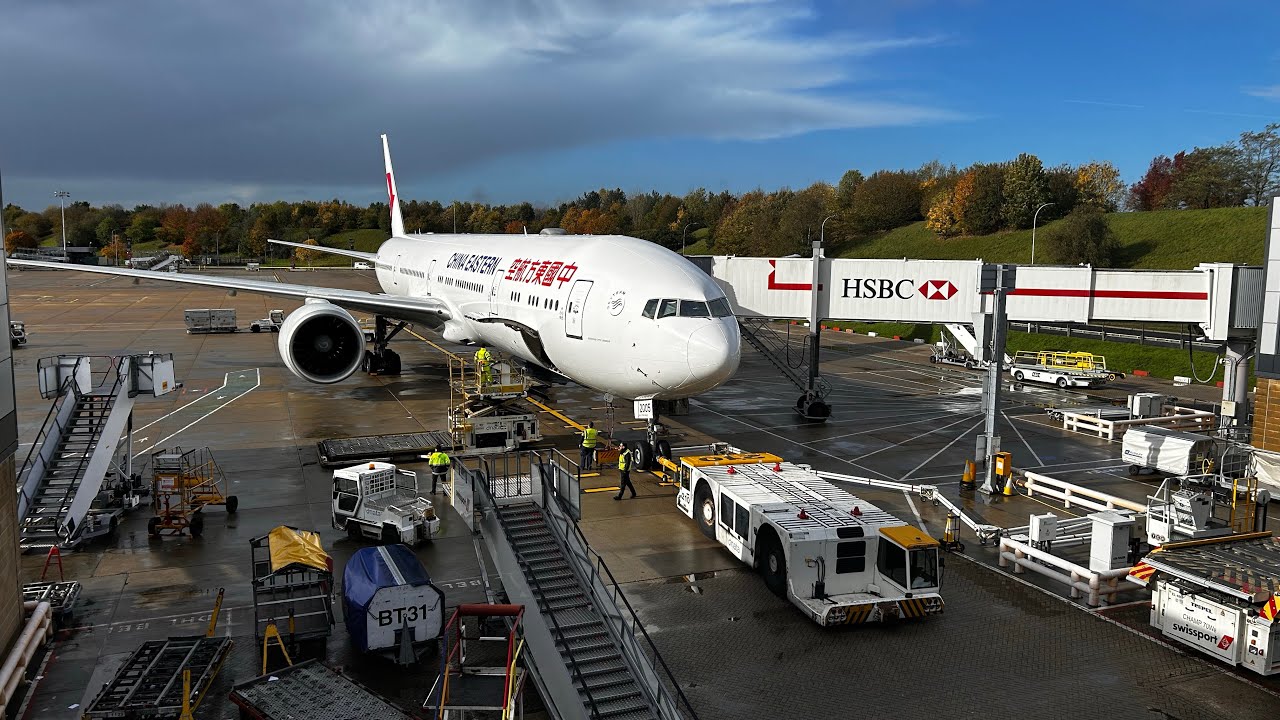 4K | A China Eastern Airlines flight from London Gatwick (EGKK) to Shanghai Pudong | B777-300(ER)