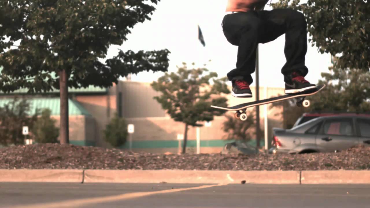 Skateology: Frontside flip (1000 fps slow motion)