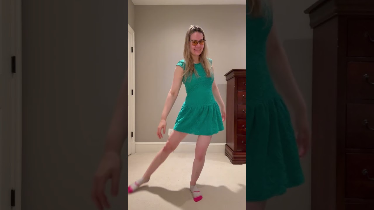 Meur's dance in a green lace dress