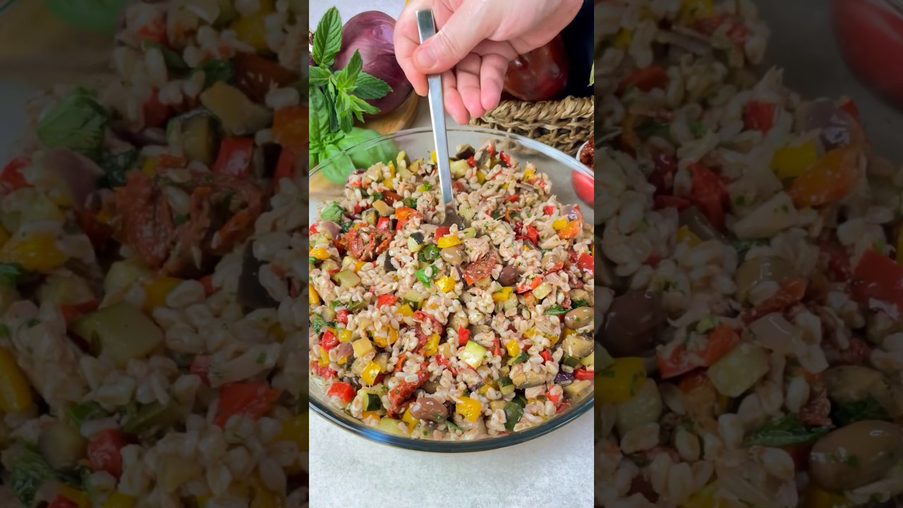 Questa insalata di farro e verdure è un arcobaleno di sapori e colori! #ricetta #food