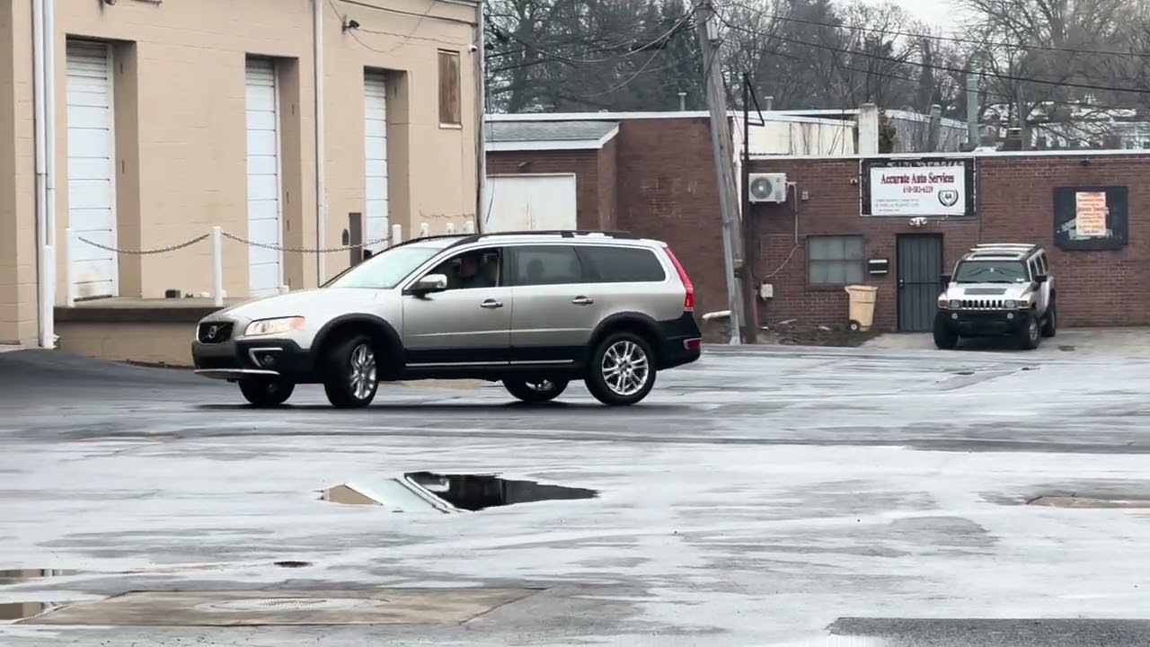 2016 Volvo XC70 Drive Away Video