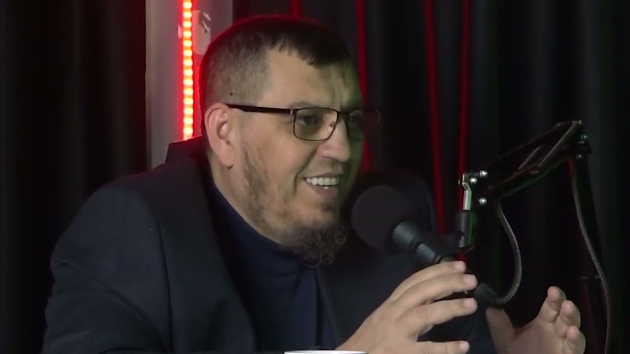 Cili &euml;sht&euml; dallimi mes atij q&euml; e fal Namazin, dhe atij q&euml; nuk e fal Namazin? - Hoxh&euml; Talha Kurtishi