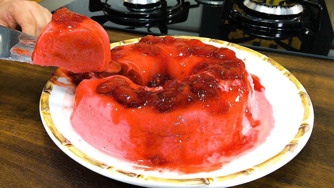 🔥PUDIM DE MORANGO DE GELADEIRA (SEM FORNO SEM OVOS) FÁCIL E RÁPIDO!