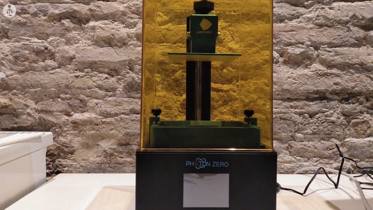 Cómo funciona una impresora 3D de resina SLA
