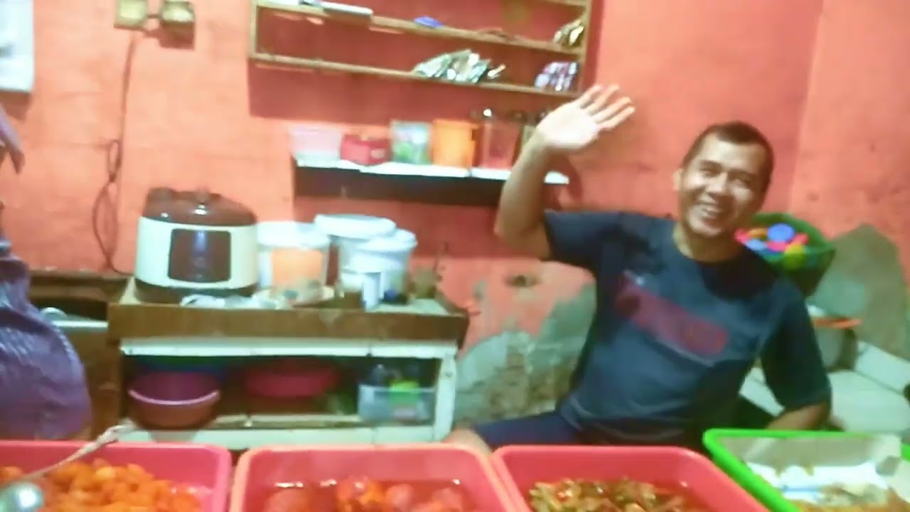 Berkunjung ke Pasar Sedong menjelang Sahur.