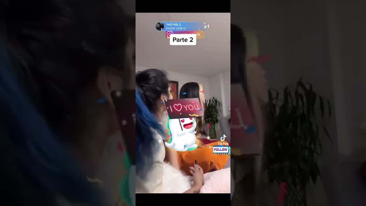 Valeria, Yuri, Cata y Alix jugando a “Yo nunca nunca”. (YULERIA)