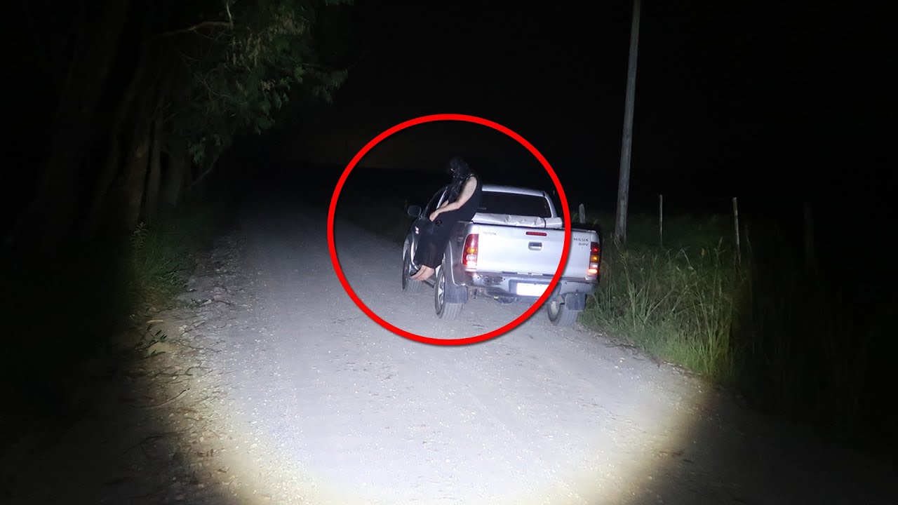 Страшное привидение женщины в черном привело нас в ужас