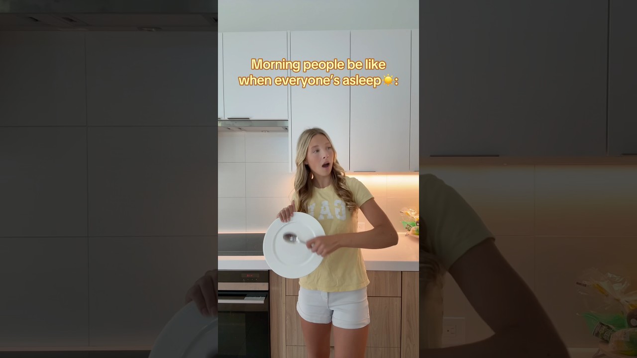 Ночные люди против жаворонков😂#шорты #shortsfeed #tiktok #adiaava #смешное #относительное #тренд