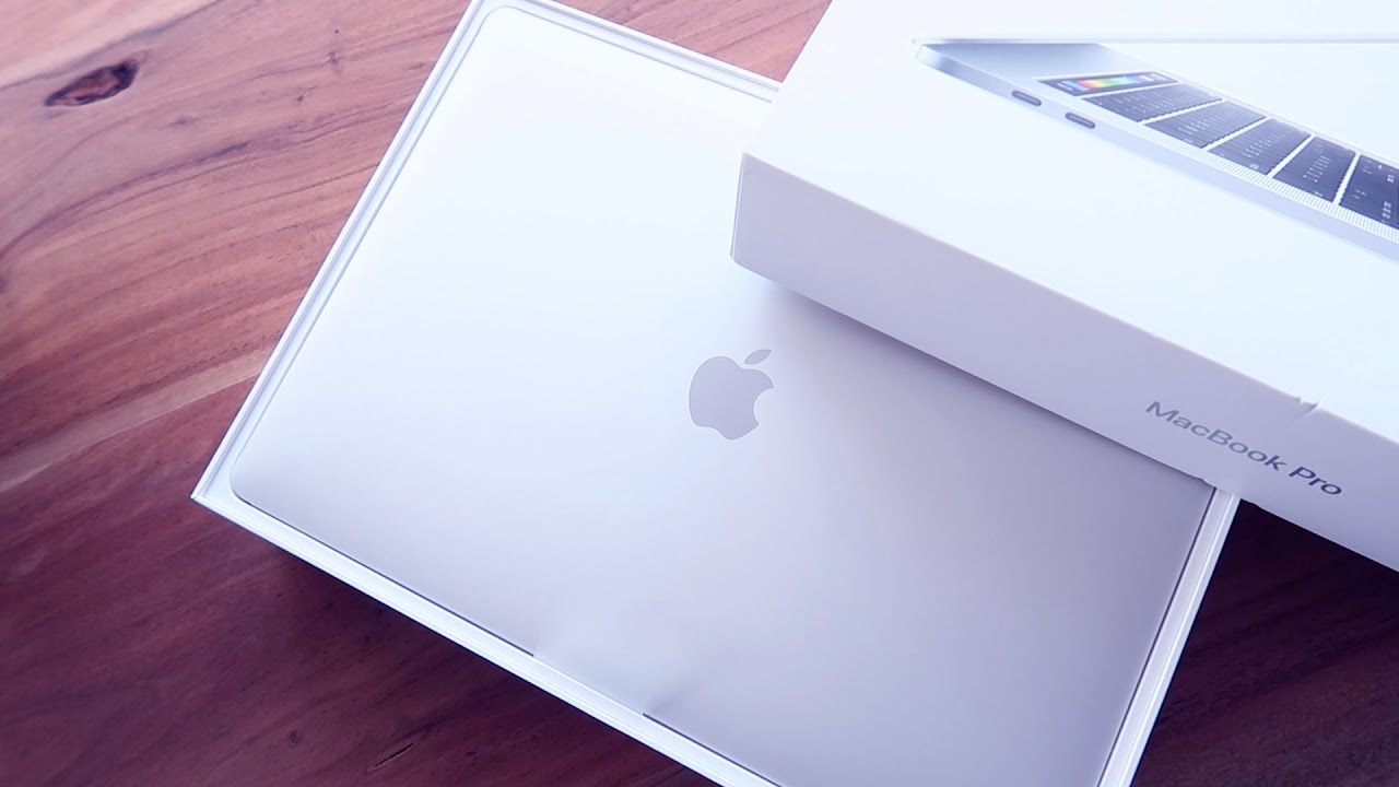 Gloednieuwe Macbook Pro unboxen | Vloggloss 777