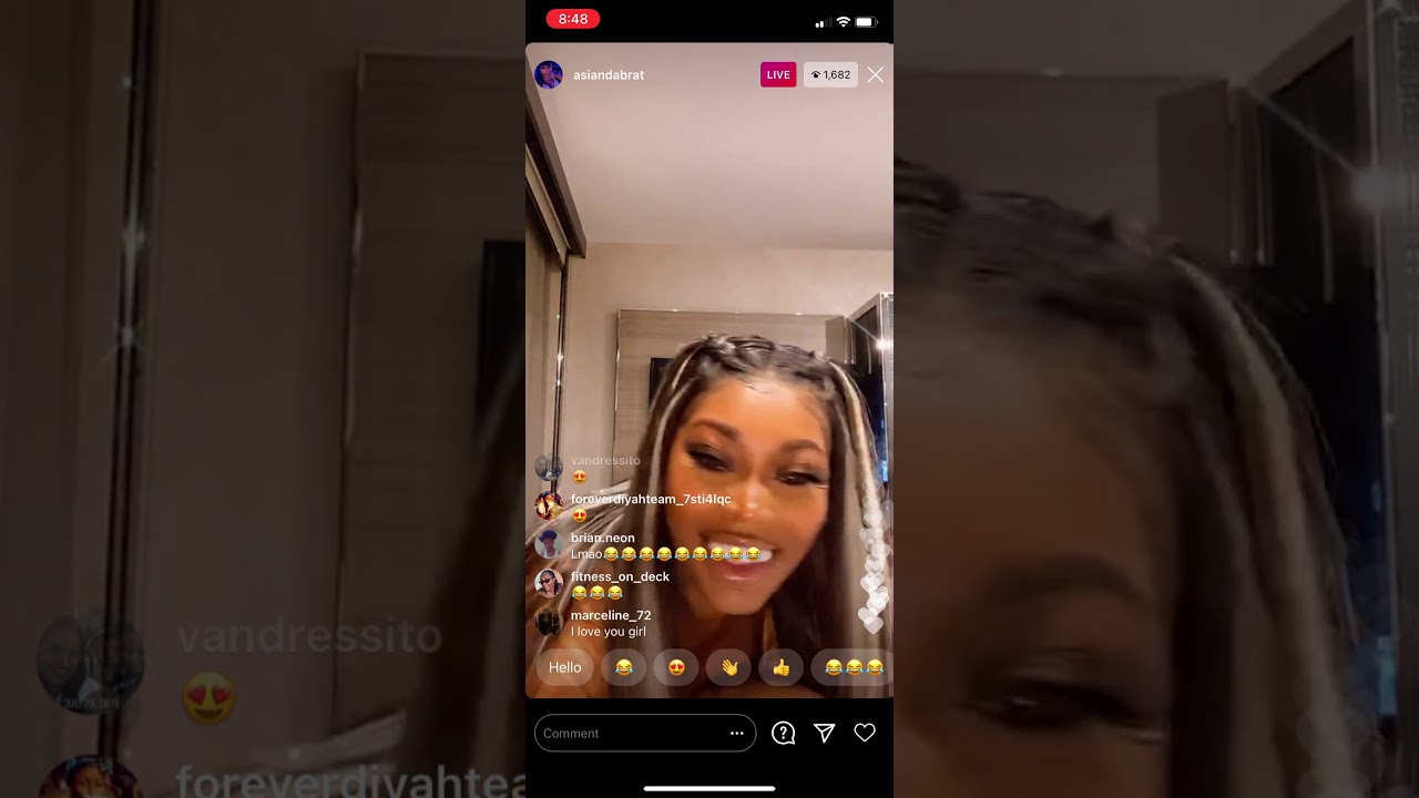 Asian Doll falls on live!! 😂🤣