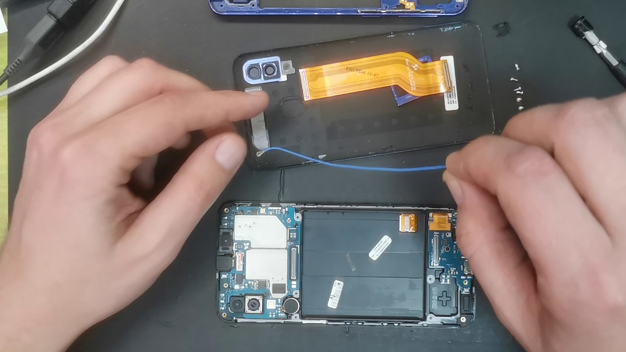 Wymiana ekranu Samsung A40 / Samsung A40 screen replace.