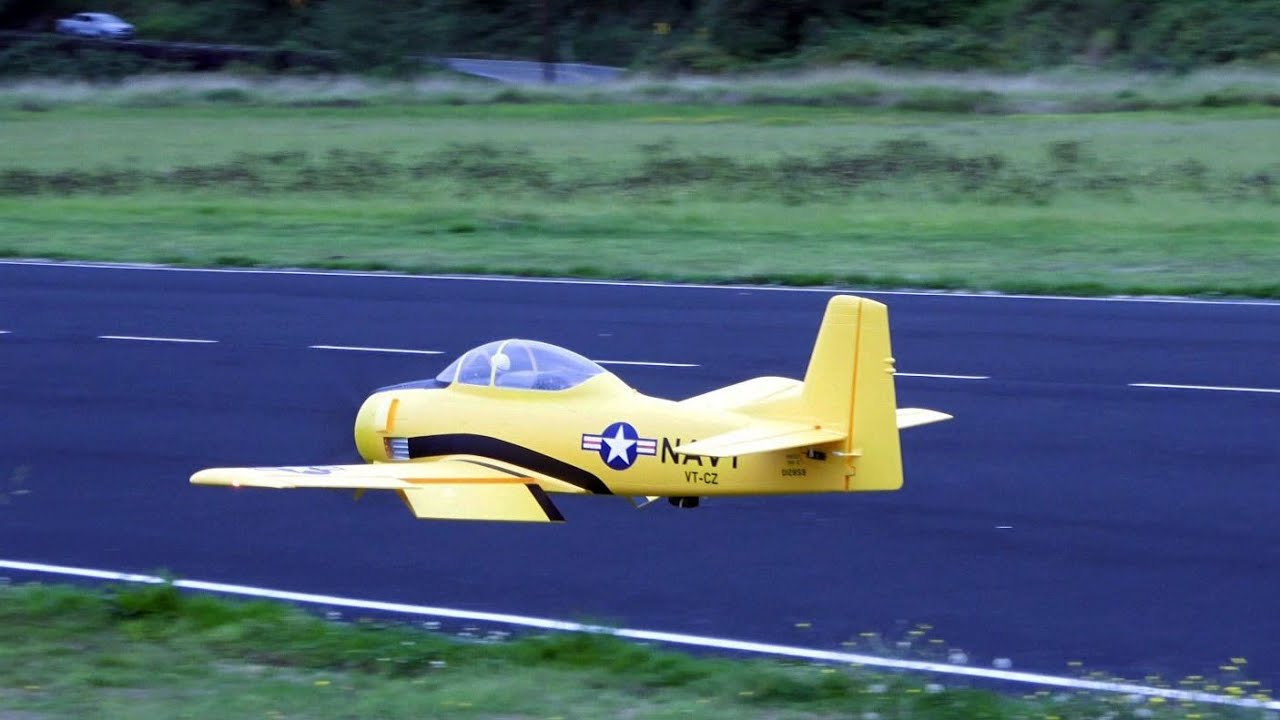 E-flite Carbon-Z T-28 Trojan 2.0m