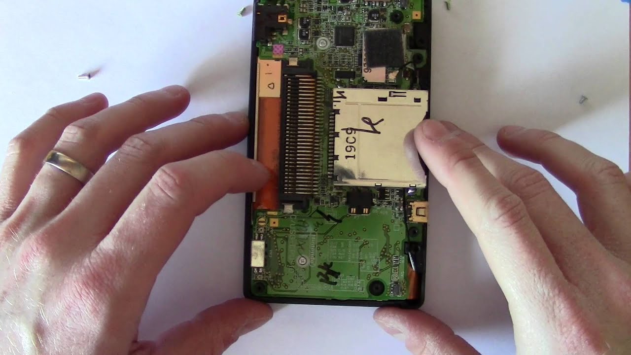Nintendo DS Lite Repair Part 2 - Replacing Tiny Fuses