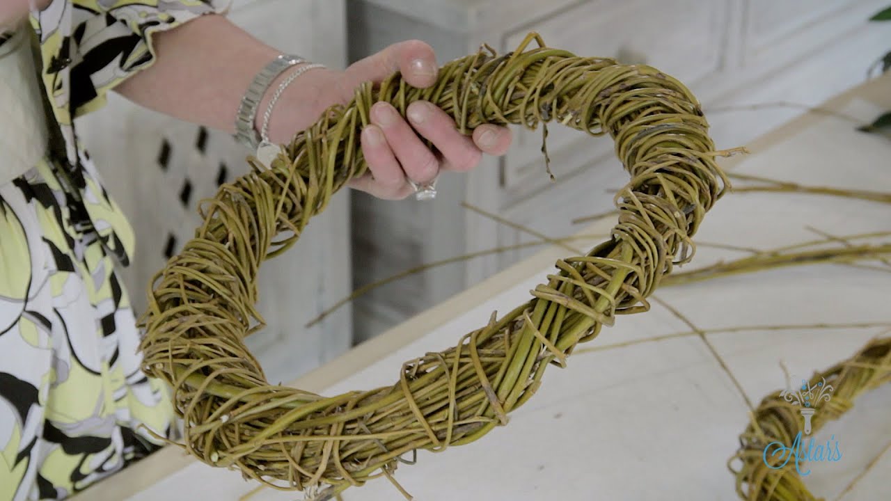 Flowers & Floristry Tutorial: How to make a Willow Wreath