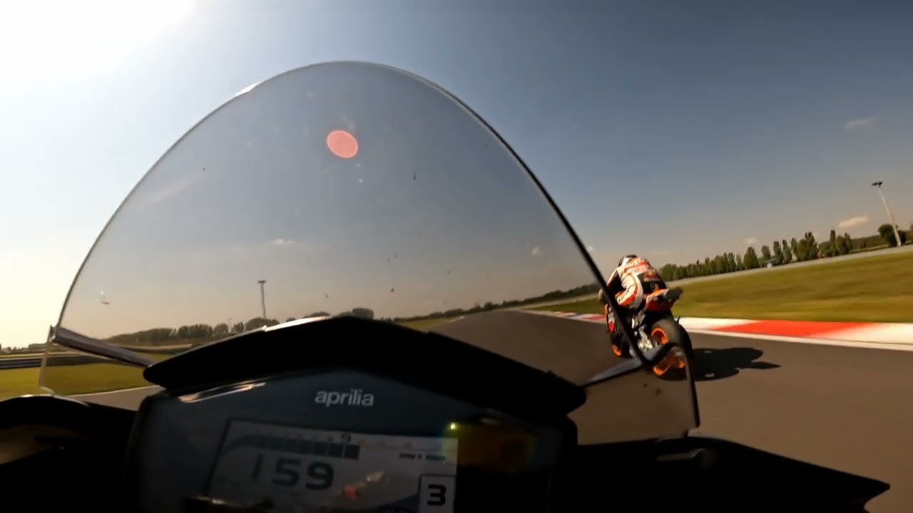 Aprilia Tuono V4 vs Honda CBR1000RR at Slovakia Ring [RAW Onboard]