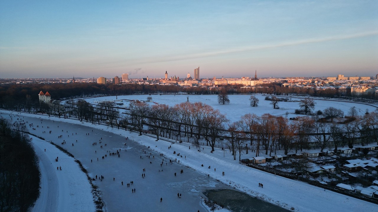 Leipzig im Winter 2026 - Karl-Heine-Kanal und Weiße Elster / Elsterflutbecken eingefroren