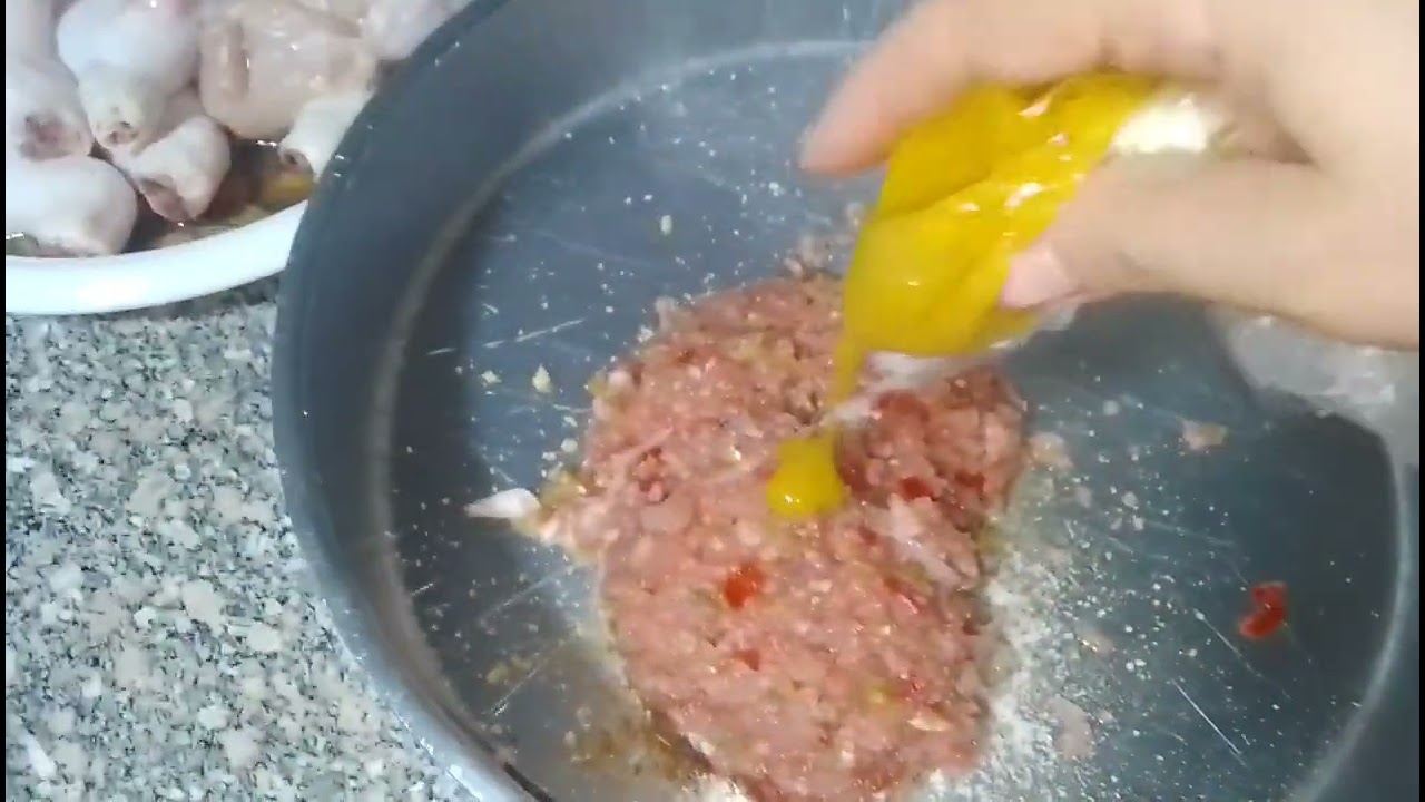 من غير دهون ولا دخان وبرضومن غير برطمان ف دقائق هتشويها وهترجعي تاني تعمليها👍😋الفراخ المشويه بالبصل👌