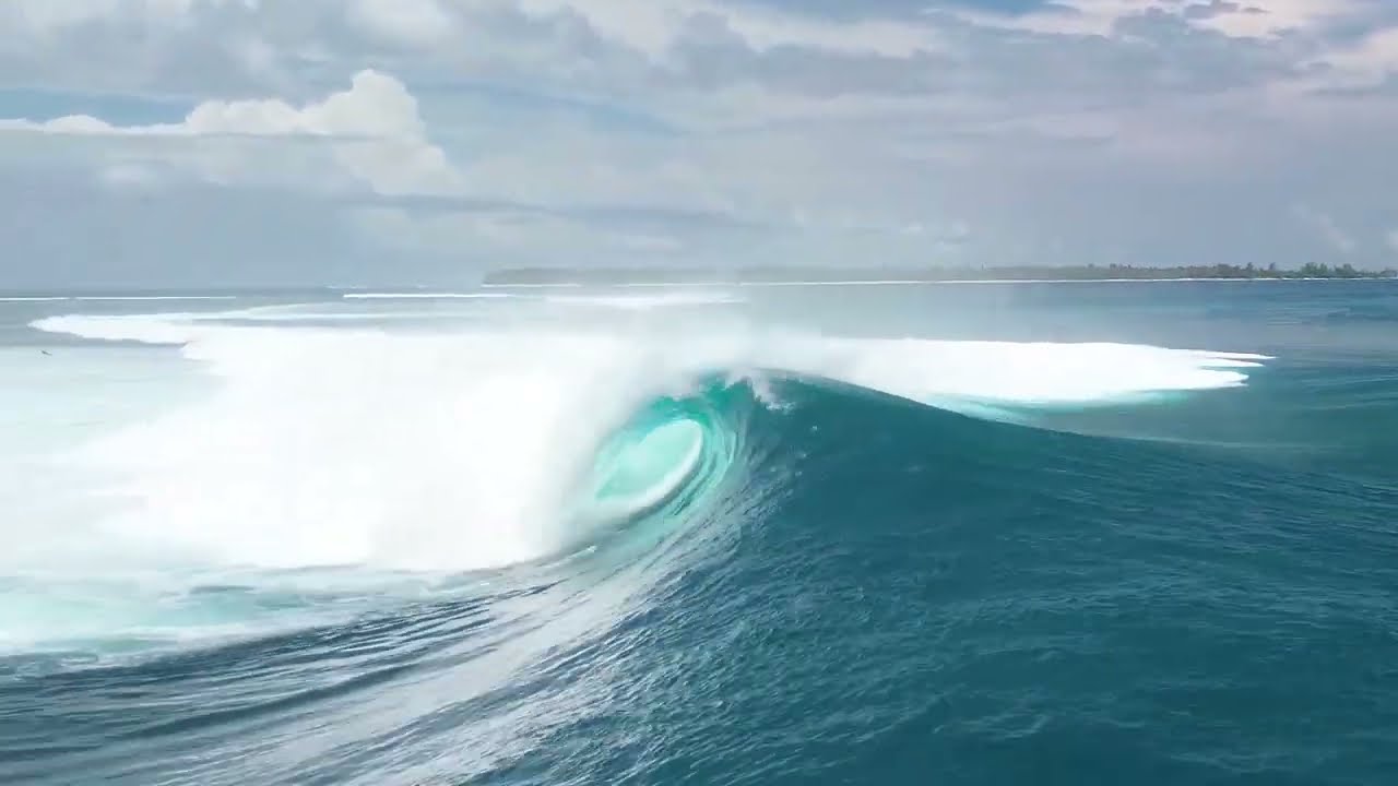 Cinco de mayo swell, Hideaways Mentawai
