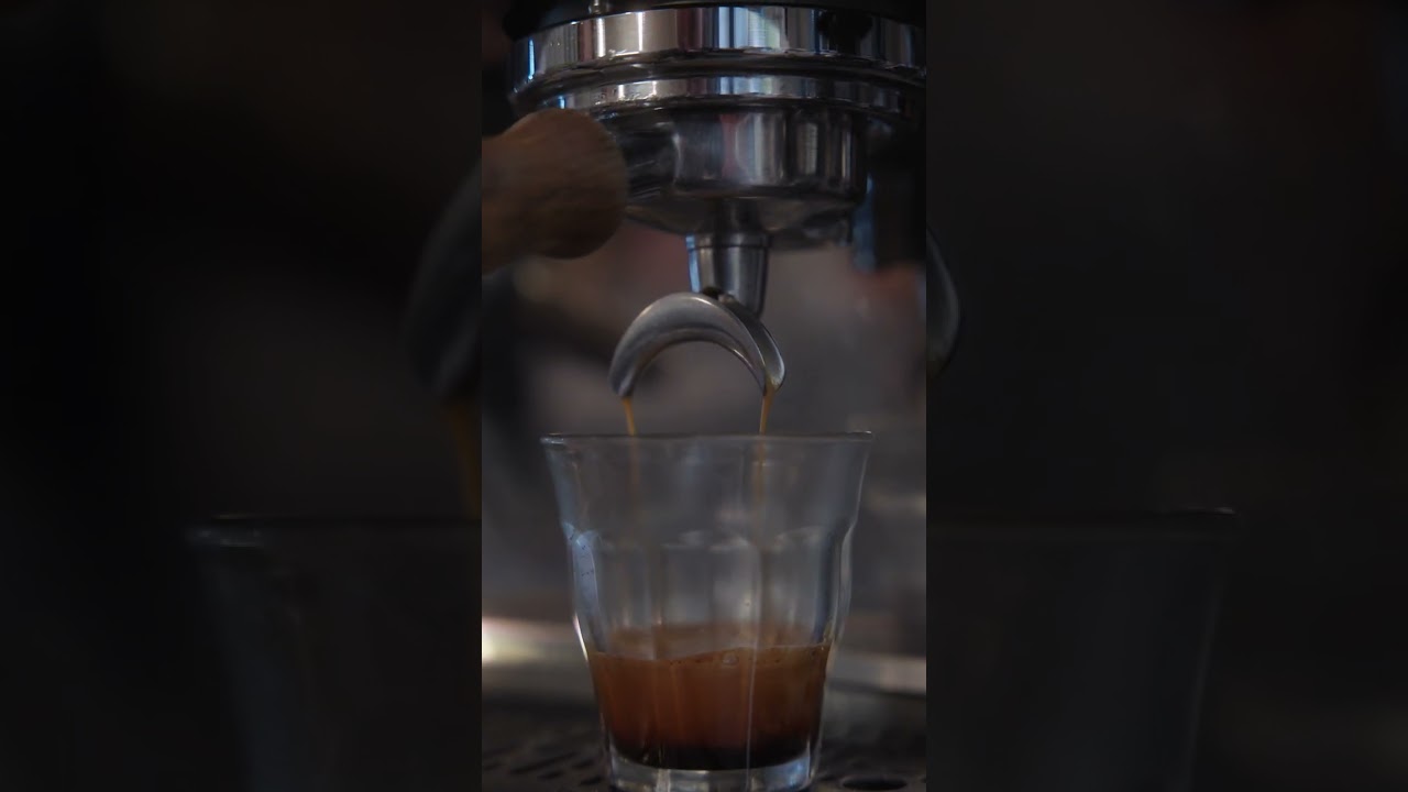 Flat white - babt&oacute;l cs&eacute;sz&eacute;ig