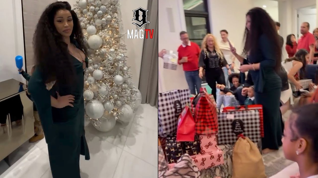 Карди Би открывает рождественские подарки вместе с семьей! 🎁