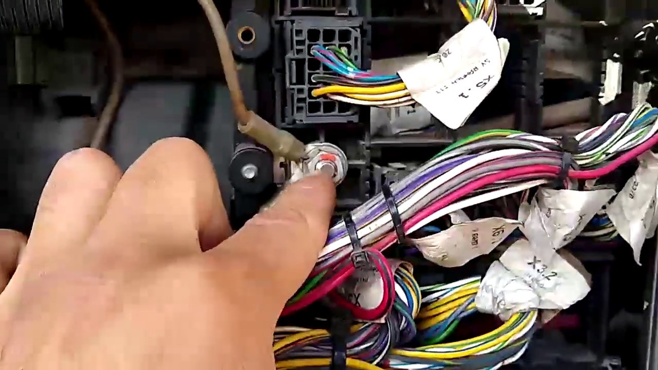 Conectores da Central Lado Direito - Mercedes Benz Axor 2041