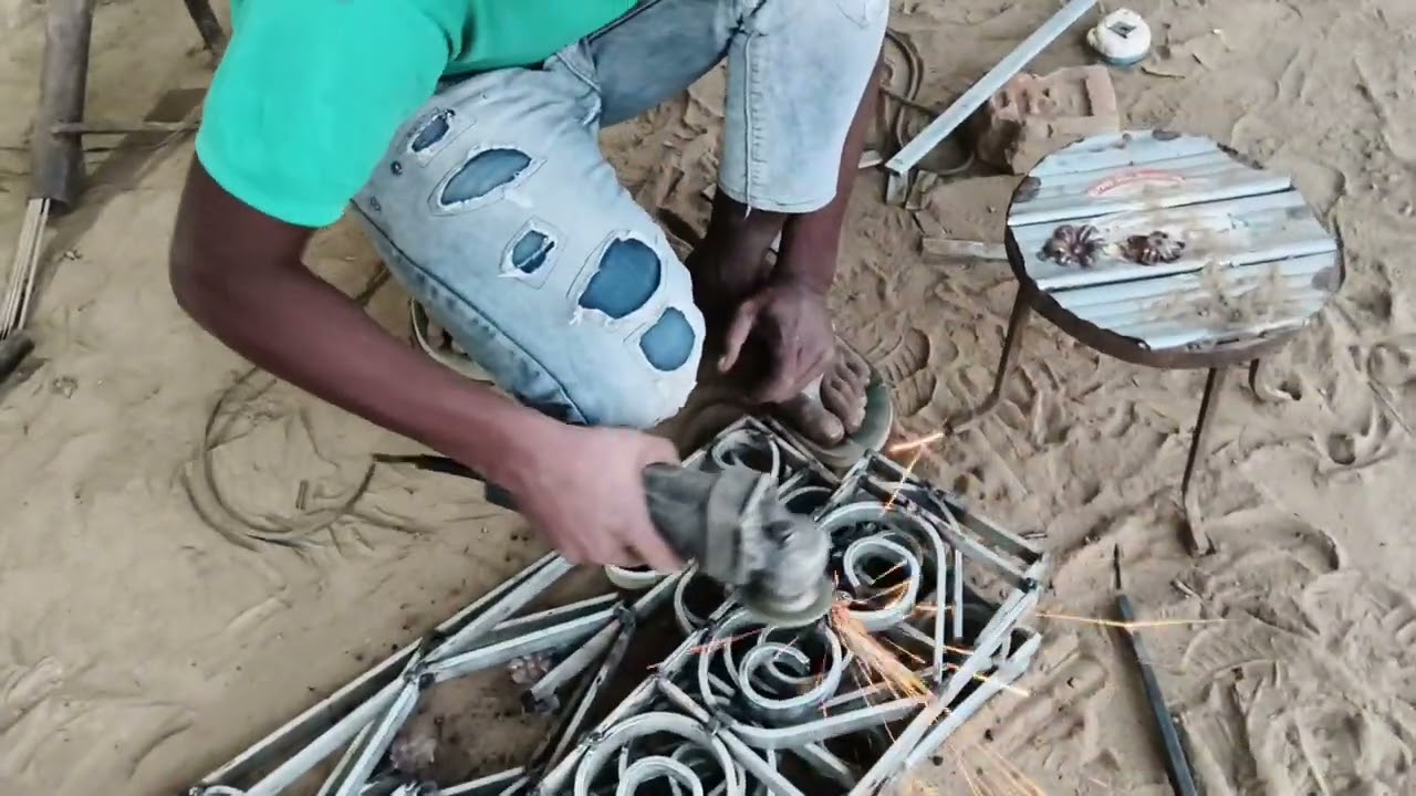Gate grill ka design Steel ka khidki ka gate popular#loha #construction #funny #welding #automobile 