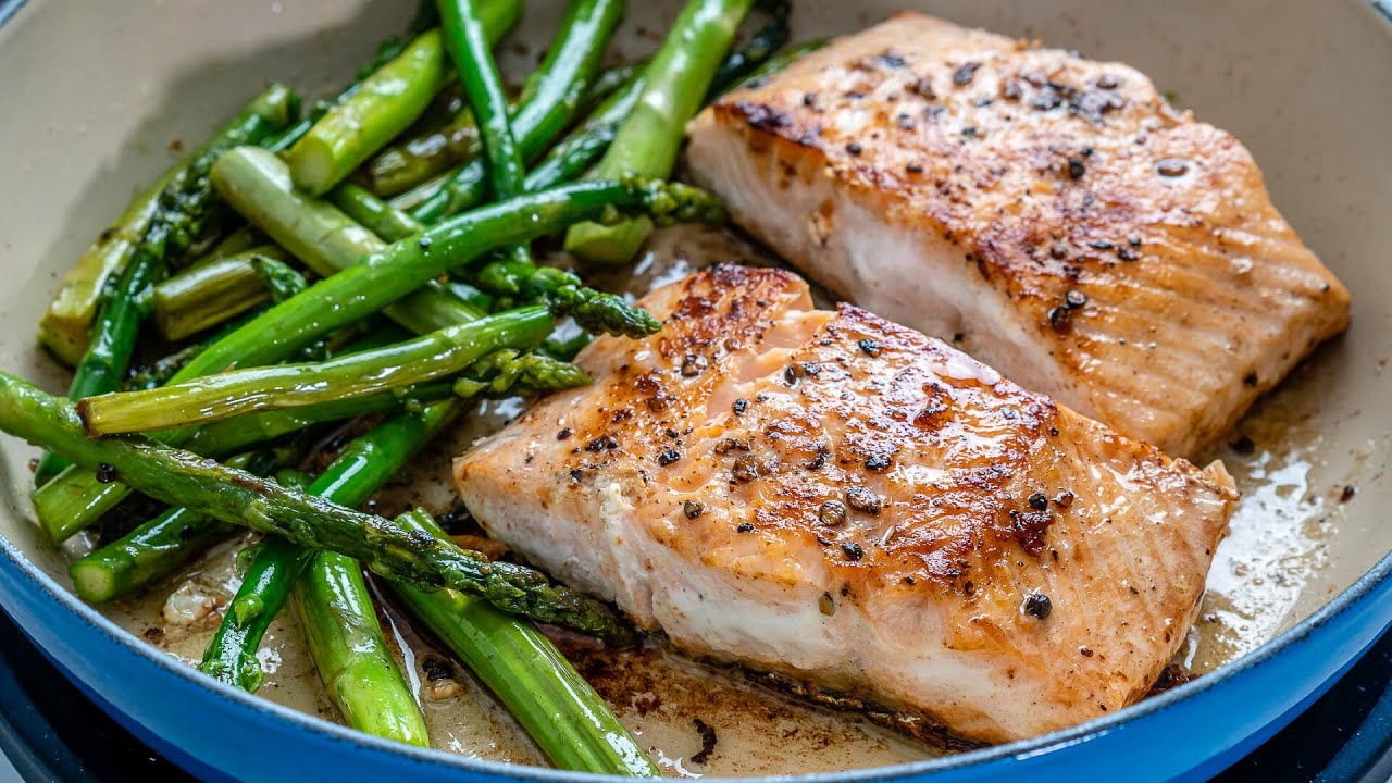 Keto Recipe - One Pan Salmon and Asparagus
