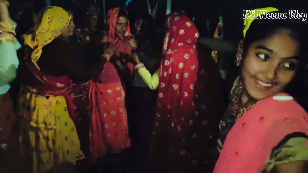 लेडीज संगीत में लुगाइयों के गीत और डांस
